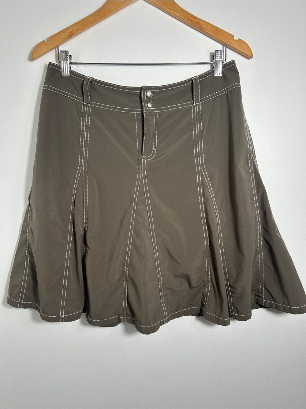 Athleta Olive Green A-Line Skort Built In Shorts Contrast Stitch Size 8